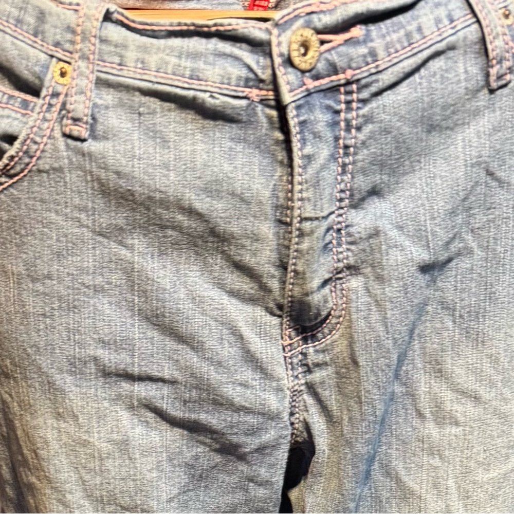 Casual Light Blue Jeans with Pink Stitching